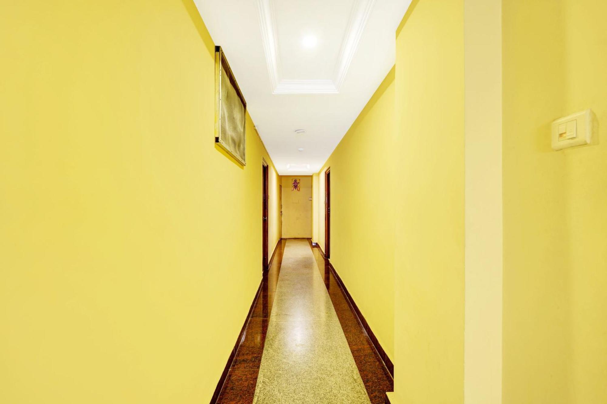 Super Hotel O Padmavathi Puram Near Railway Station Tirupati Kültér fotó